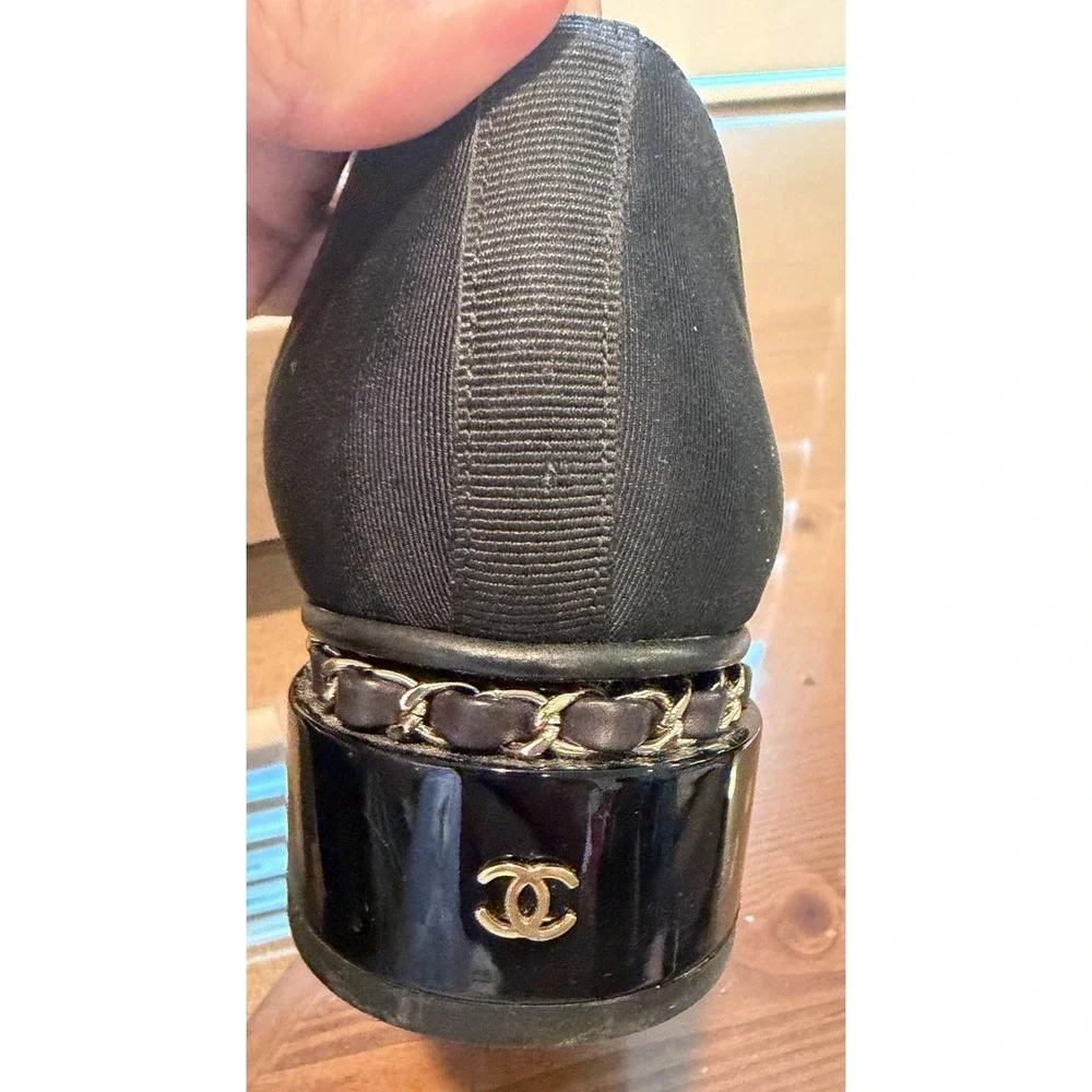 Chanel G32115 Black Leather Grosgrain Trim Patent Toe Chain Block Heel Pumps 38